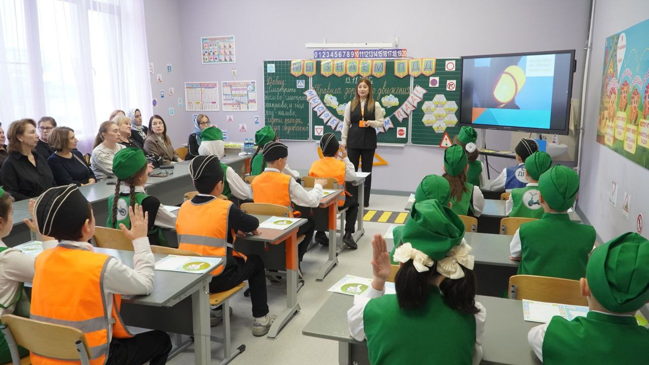 В Каспийске на базе КЦО №15 усилили работу по обучению правилам дорожного движения