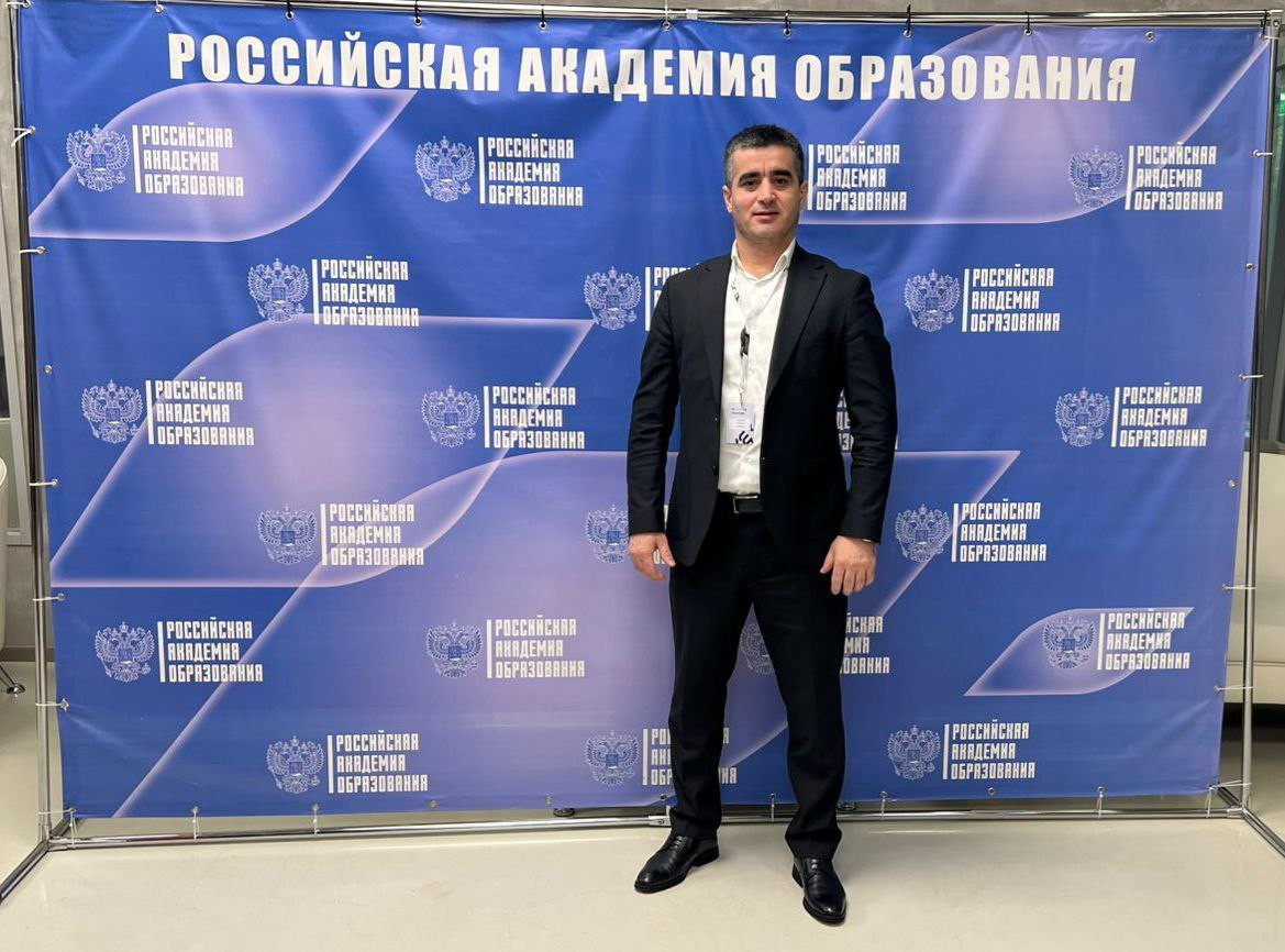 Директор каспийской школы представил Дагестан на образовательной программе в Москве