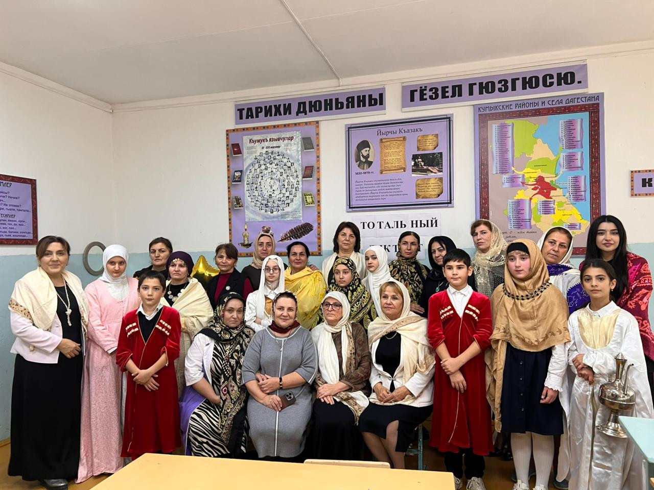 21 октября на площадках 15 общеобразовательных организаций города Каспийска прошла республиканская просветительская акция «Диктант на языках народов Дагестана - 2025»
