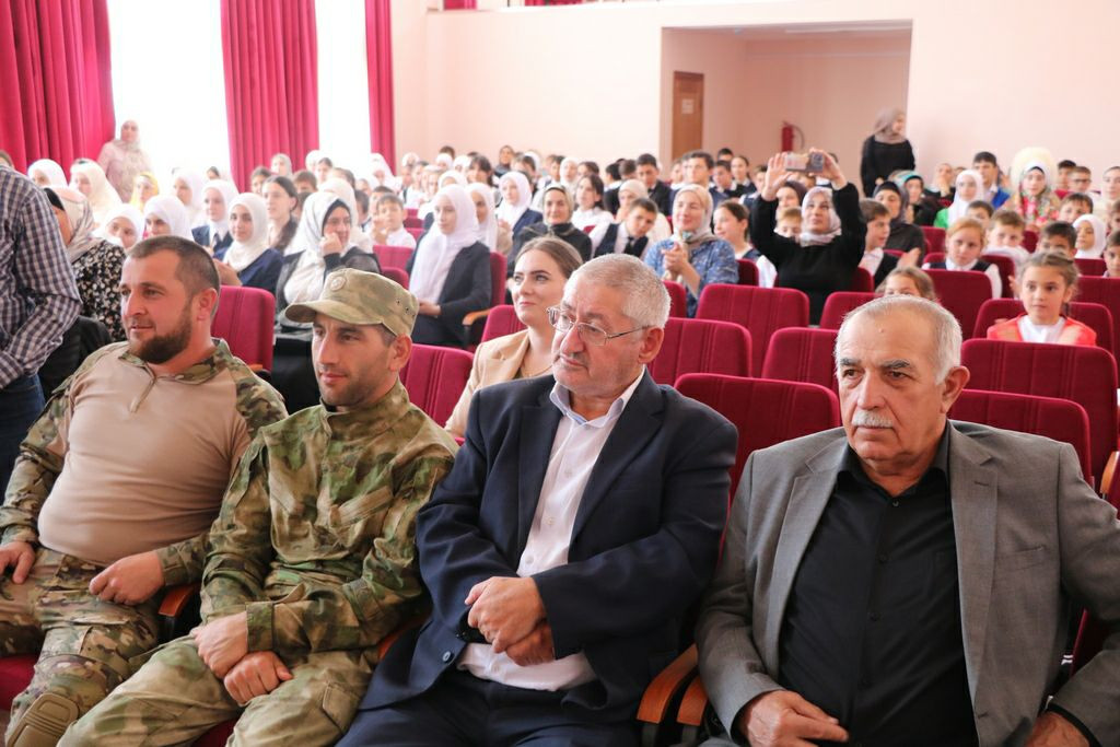 В Казбековском районе состоялся праздничный концерт, посвящённый Дню единства народов Дагестана