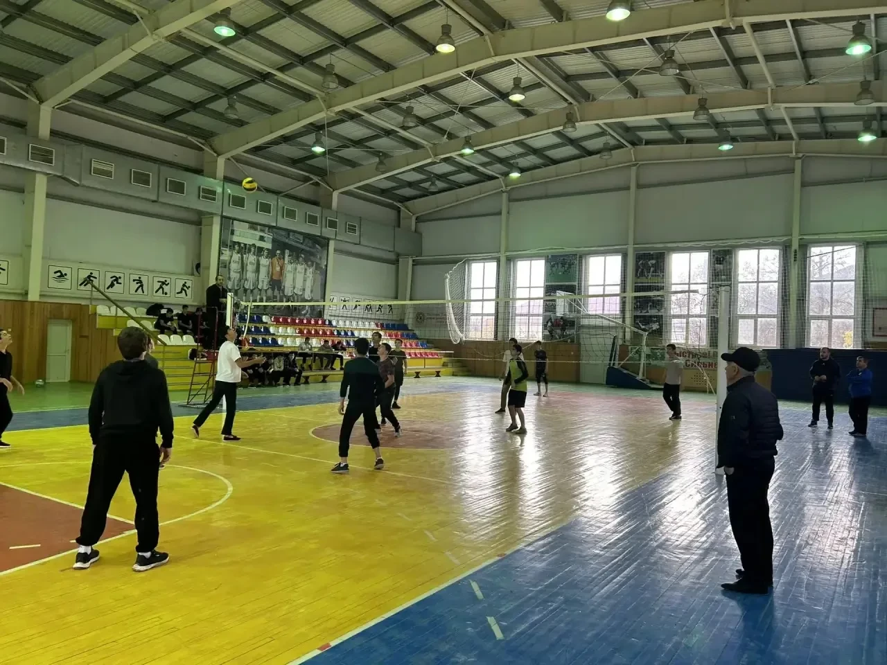 О проведении зональных игр по волейболу районной спартакиады школьников среди общеобразовательных организаций Карабудахкентского района.