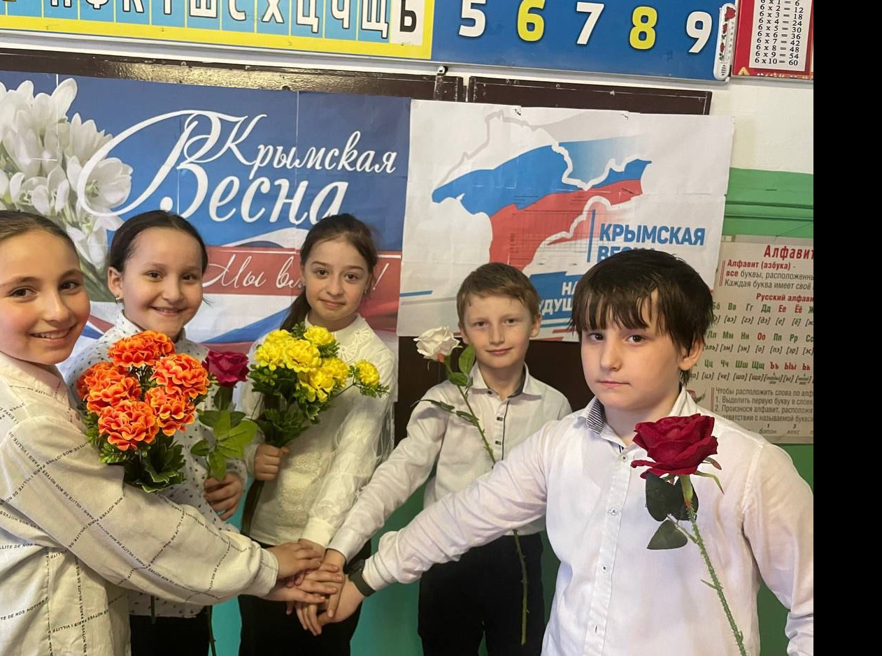Школьники Новолакского района приняли участие во Всероссийской акции «Крымские истории»