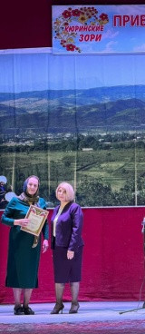 В День дагестанской культуры и языков в Сулейман-Стальском районе наградили педагогов и школьников