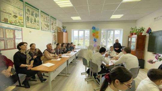 Развитие естественнонаучной грамотности обучающихся обсудили на выездном семинаре учителей биологии, химии, географии