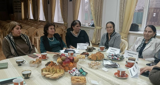 "Педагогический дуэт: на пути к мастерству": в Сулейман-Стальском районе прошел "круглый стол" с участием педагогов-наставников и молодых учителей