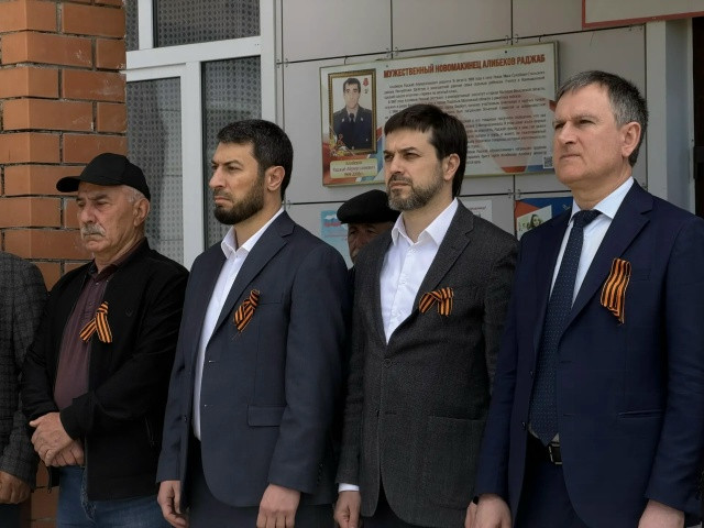 В преддверии Дня Победы в Новомакинской СОШ увековечили память Героев СВО
