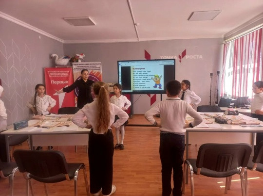 Цикл открытых уроков в Сулейман-Стальском районе: в начальном секторе образования учителя обмениваются практиками преподавания