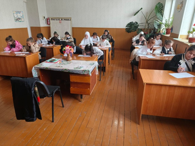 Четвероклассники в Сулейман-Стальском районе соревновались в конкурсе сочинений-рассуждений