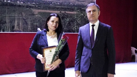 В День дагестанской культуры и языков в Сулейман-Стальском районе наградили педагогов и школьников