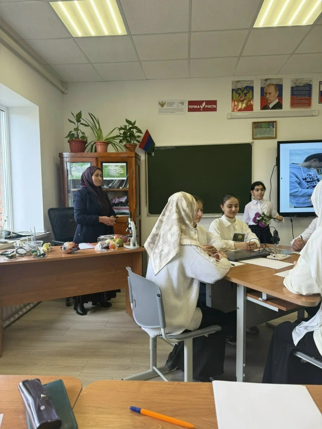 Развитие естественнонаучной грамотности обучающихся обсудили на выездном семинаре учителей биологии, химии, географии