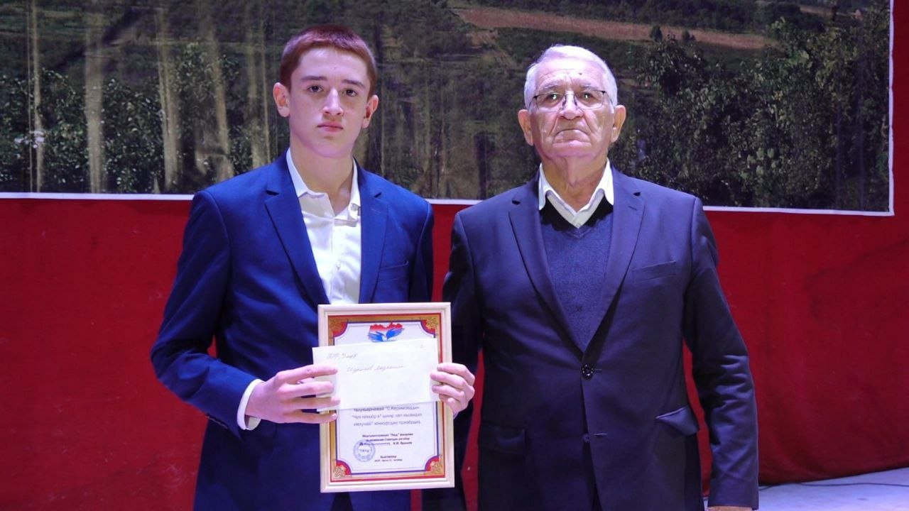 В День дагестанской культуры и языков в Сулейман-Стальском районе наградили педагогов и школьников