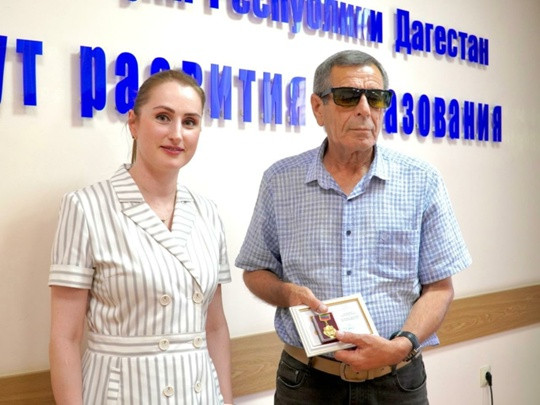 Педагоги Сулейман-Стальского района отмечены ведомственными наградами Минобрнауки Дагестана