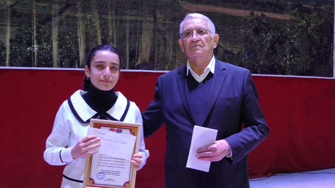 В День дагестанской культуры и языков в Сулейман-Стальском районе наградили педагогов и школьников