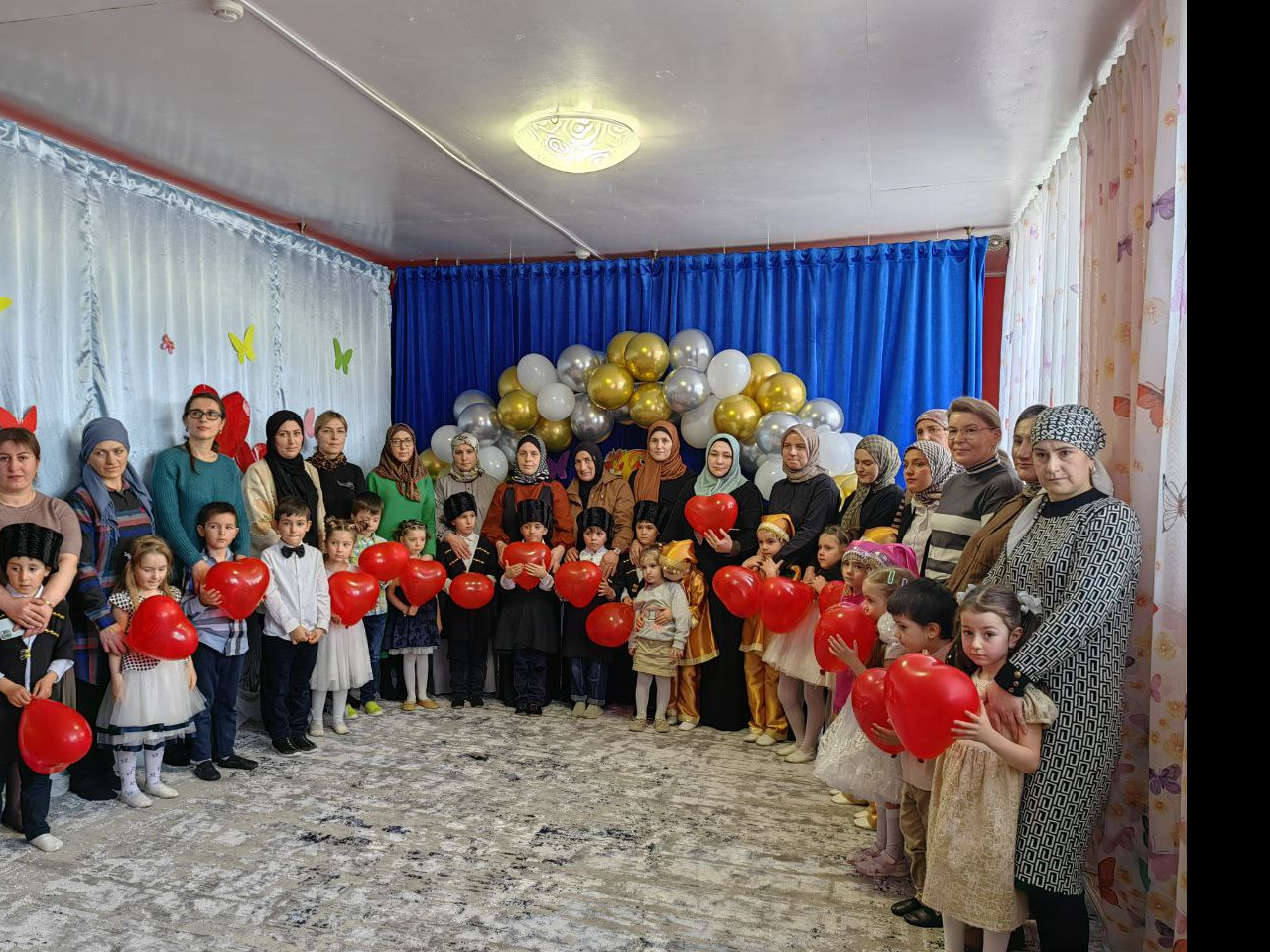 С Международным женским днём 8 марта!