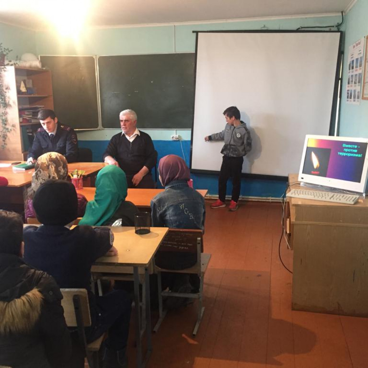 встреча участкового с учащимися по профилактике терроризма