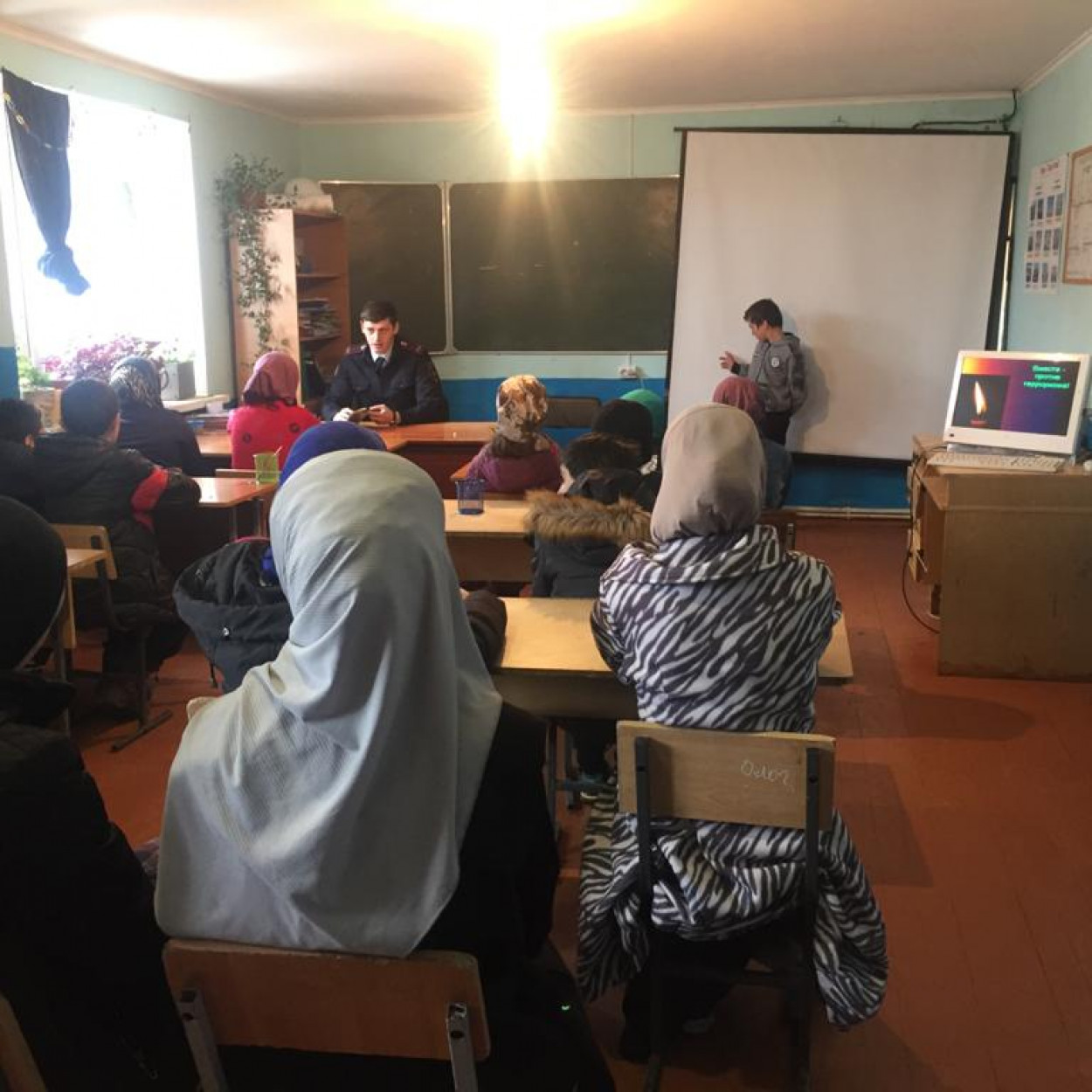 встреча участкового с учащимися по профилактике терроризма