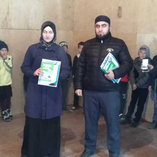 Победа в конкурсе по книге ученого Мухаммад Тахира Аль-Карахи "Избранные эпизоды из жизни Пророка" среди учащихся.