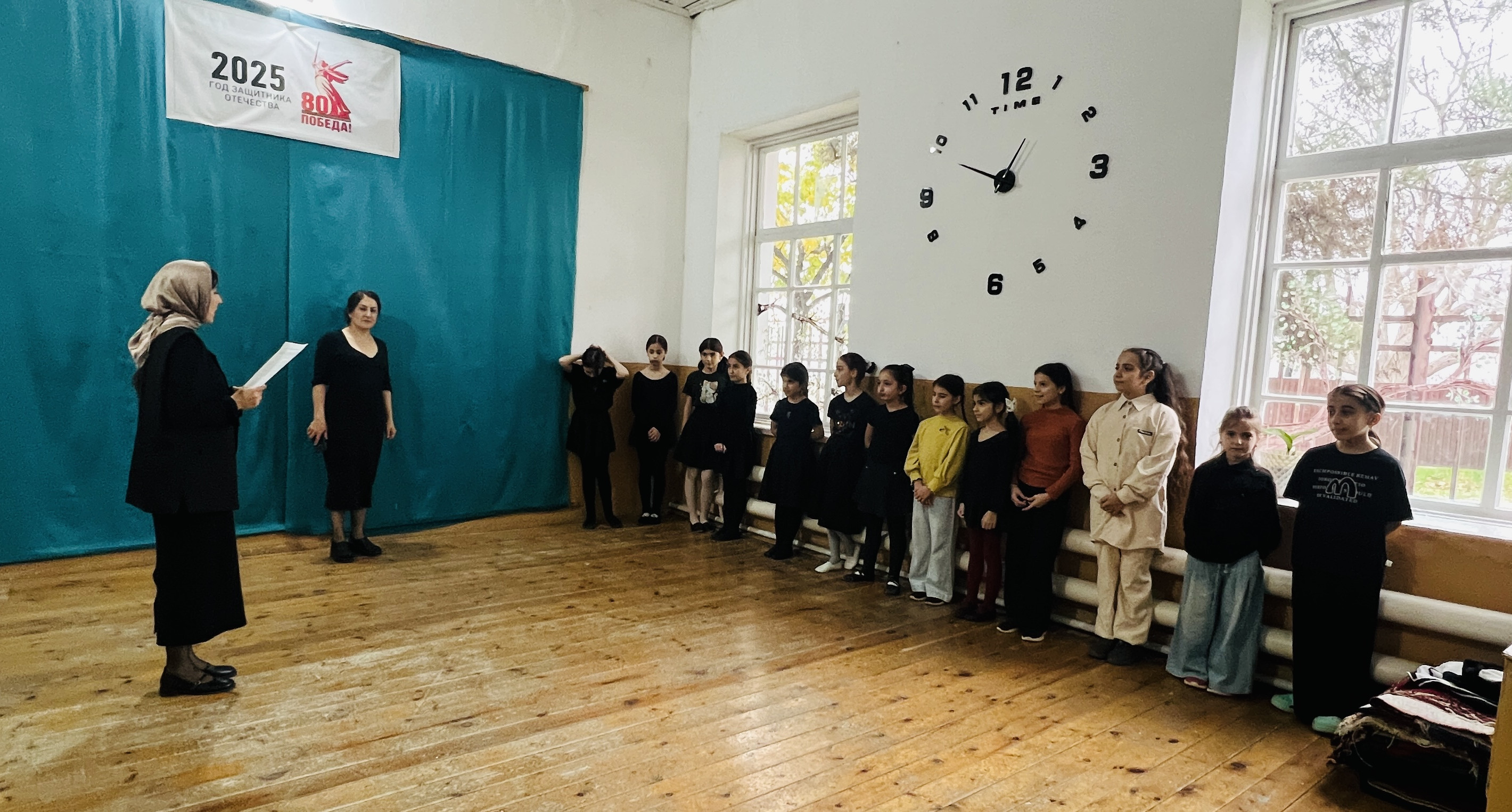 День Великой Октябрьской социалистической революции — годовщина Октябрьской революции, приходится на 7 ноября.