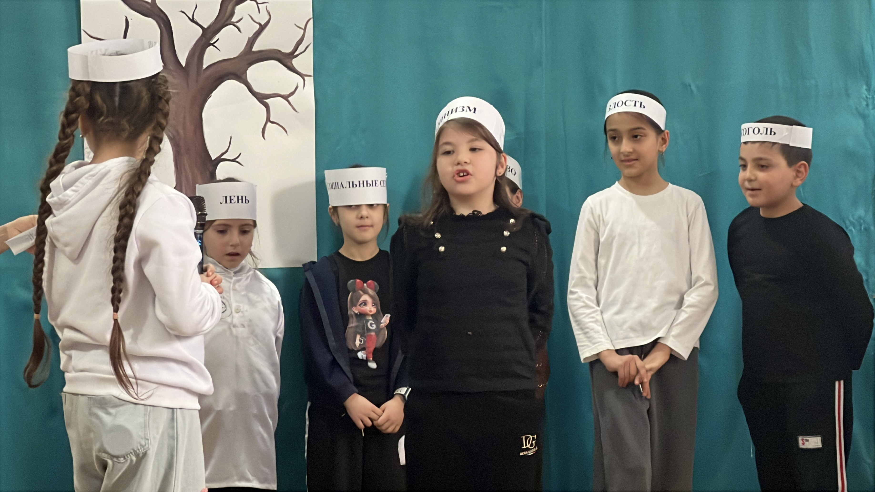 12 февраля в ДДТ провели спортивно-игровую программу «Мы за здоровый образ жизни», приуроченный ко Дню Защитников Отечества.