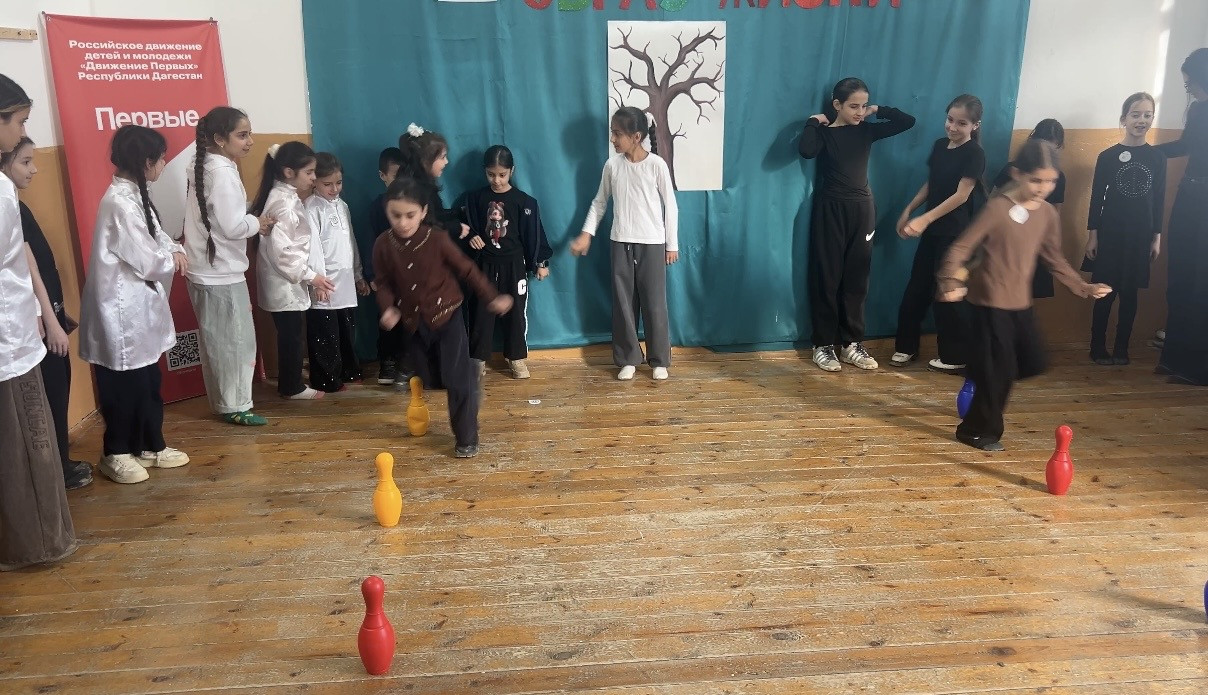 12 февраля в ДДТ провели спортивно-игровую программу «Мы за здоровый образ жизни», приуроченный ко Дню Защитников Отечества.