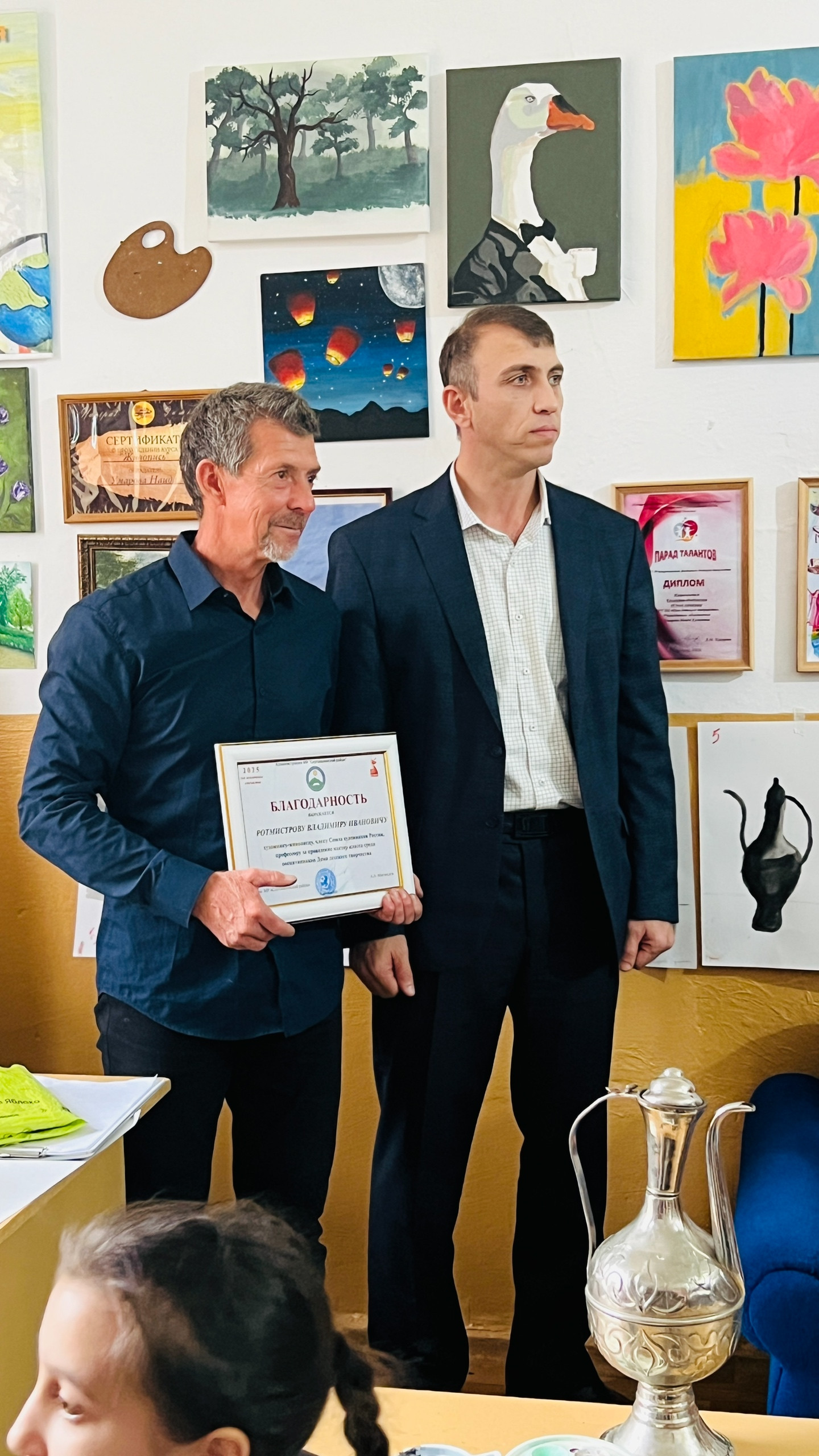 Мастер-класс для Юных художников, который проводил Владимир Ротмистров — замечательный художник-живописец, профессор и член Союза художников России.