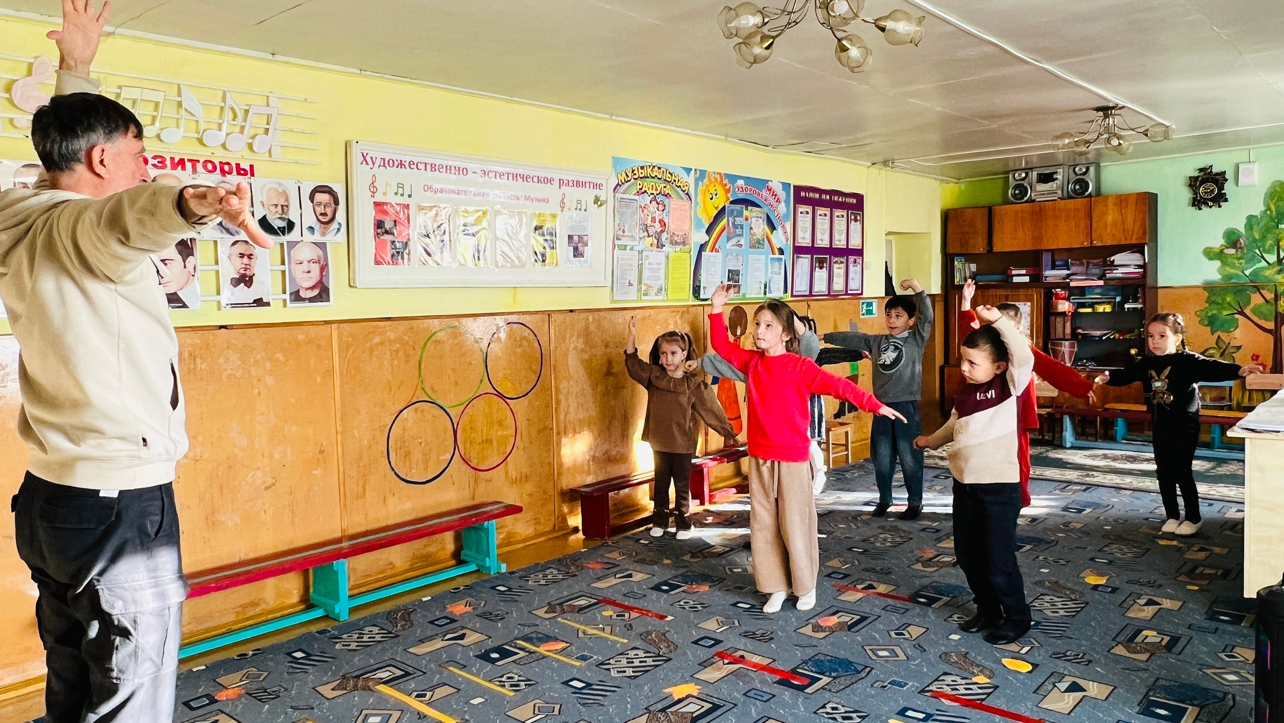 11 ноября методисты Дома детского творчества, Залеприева И.М. и Кадиева Р.О., посетили занятие педагога ДО по хореографии Магомедова Албури М. в старшей группе Детского сада №2.