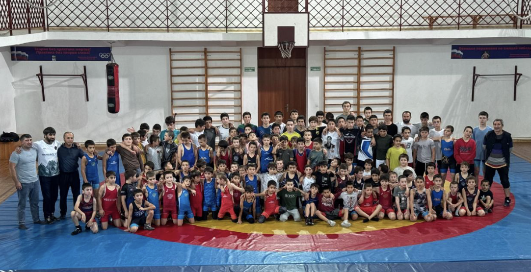 товарищеская встреча по вольной борьбе