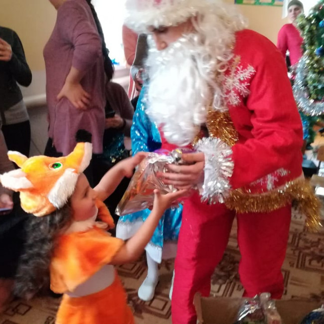 Новогодний утренник в средней группе.