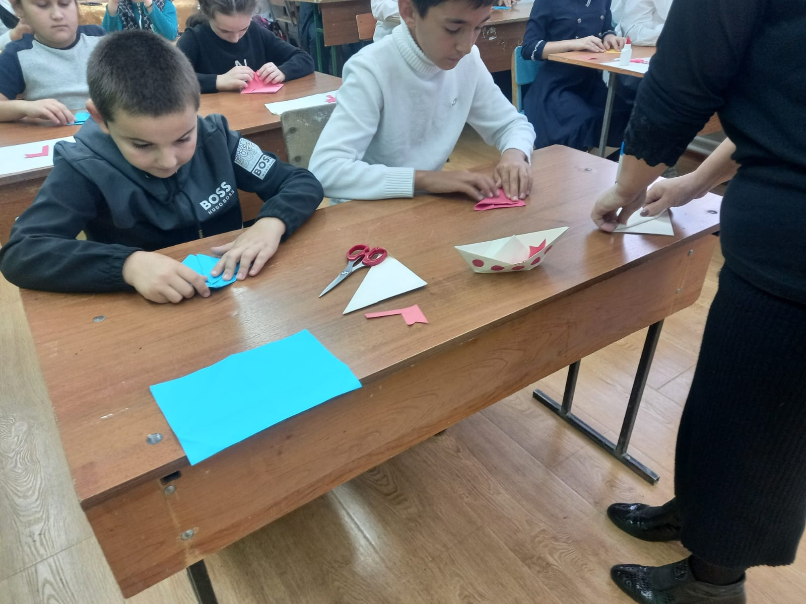 Открытое занятие педагога объединения МБУДО"РЦДТ" Абдурахмановой Д.М. на тему "Техника "Оригами""