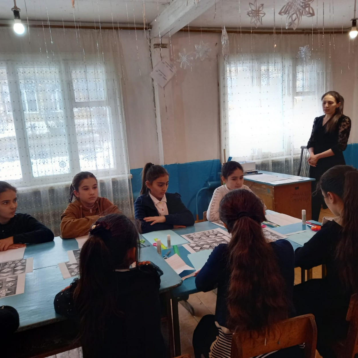 Открытое занятие педагога объединения начального технического моделирования МБУДО"РЦДТ" Кахировой С.А. на тему "Объёмная снежинка"