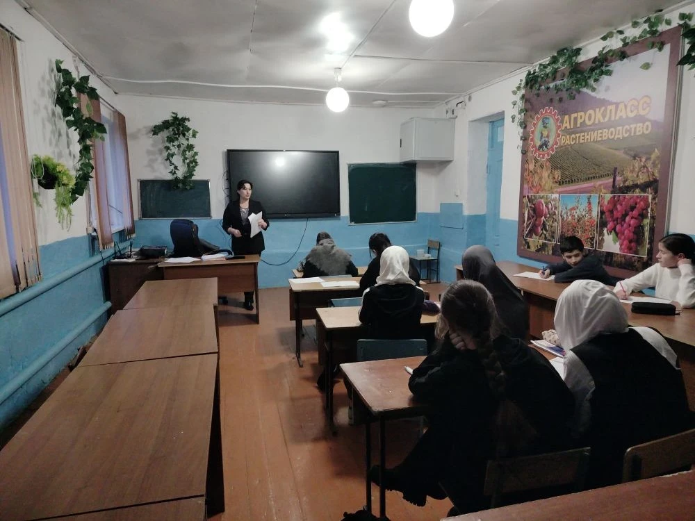 Занятие педагога  Рамазановой А,М. в объединении "Юный программист"  МБУДО "РЦДТ"