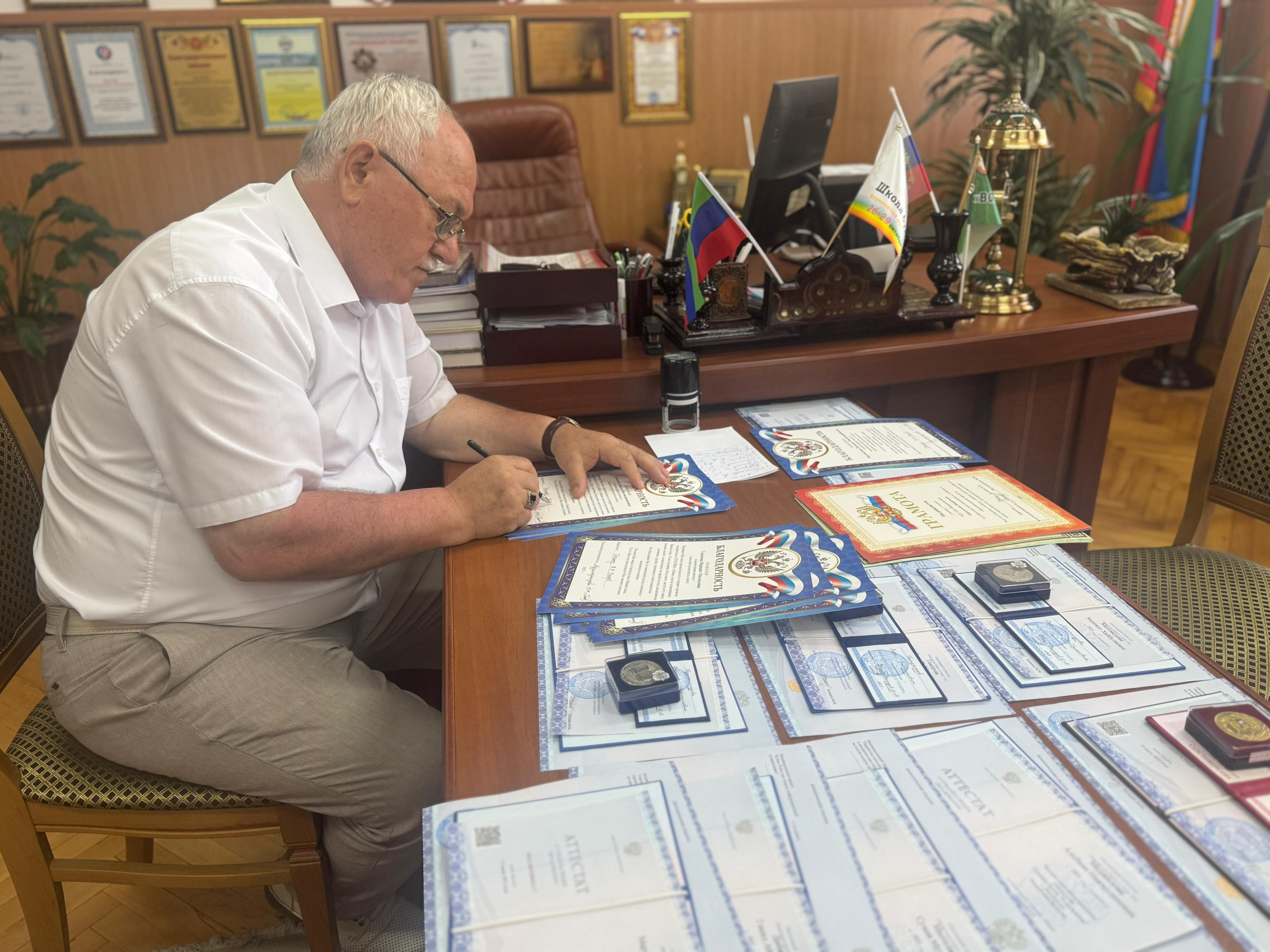 Торжественное вручение аттестатов в ЧОУ СШ «Возрождение» - 2025