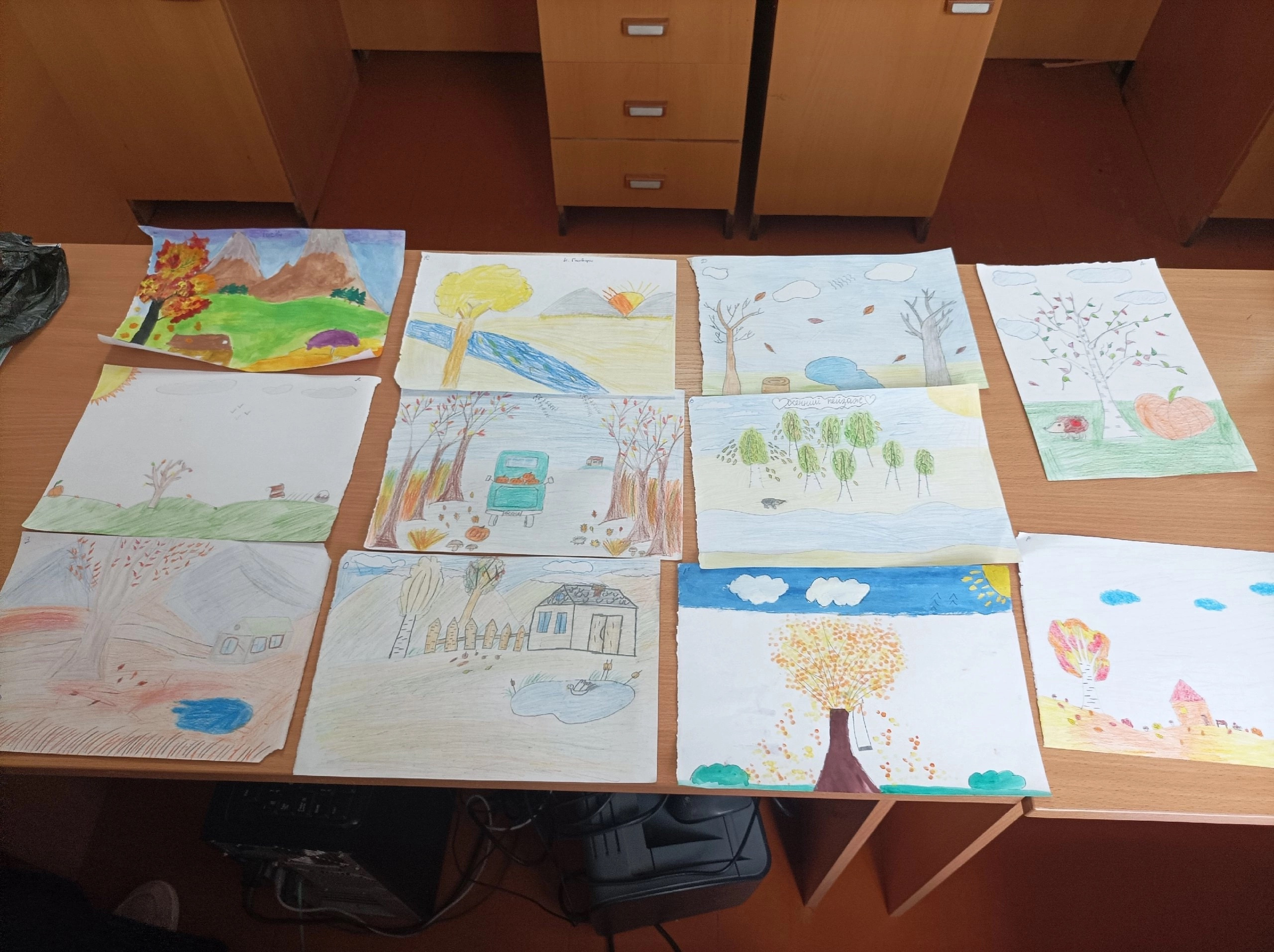 Фото конкурса рисунков Осенние пейзажи 2024