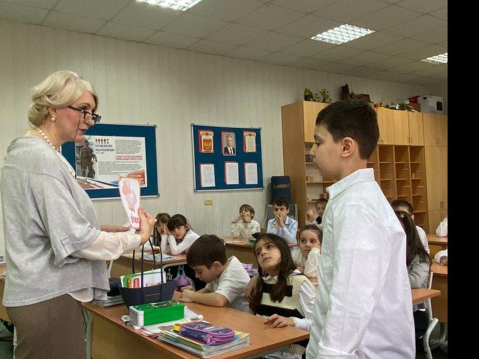 Открытый урок в 1 а, б, в классах «Funny English”.