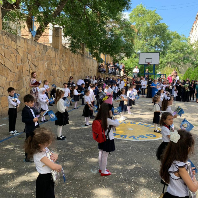 Первый звонок прозвенел сегодня в школе Сафинат!