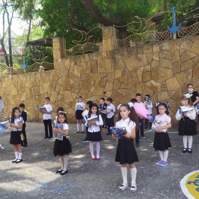 Первый звонок прозвенел сегодня в школе Сафинат!