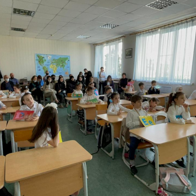 28 апреля 2021 года в объединённой группе английского языка 1а и 1в классов прошёл утренник ABC Party