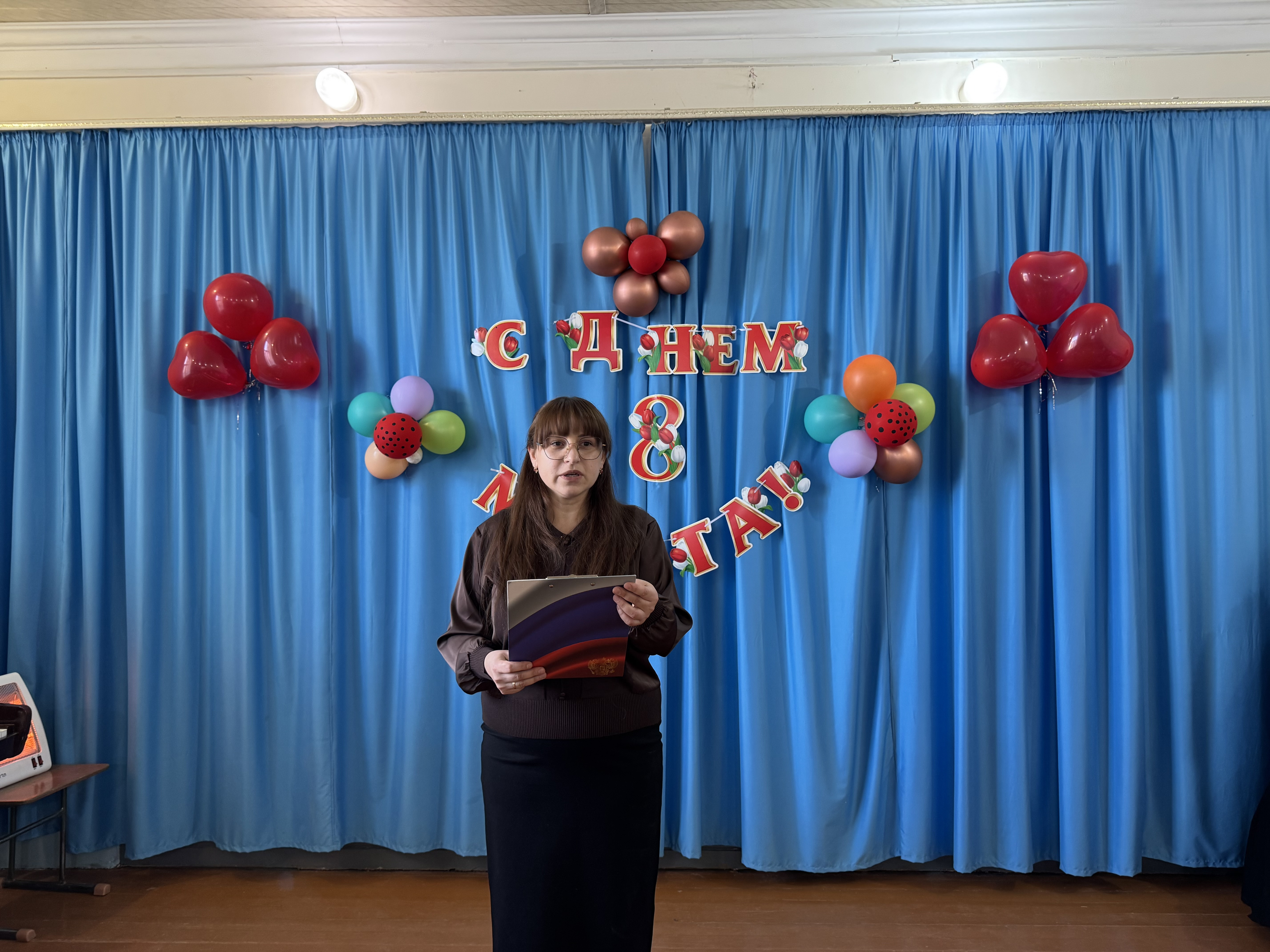 В преддверии Международного женского дня в Доме детского творчества состоялся праздничный концерт.