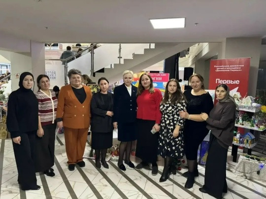 18 декабря в Историческом парке "Россия- Моя история" в г. Махачкала прошла Республиканская выставка-ярмарка народных промыслов и детских поделок "Зимний калейдоскоп"