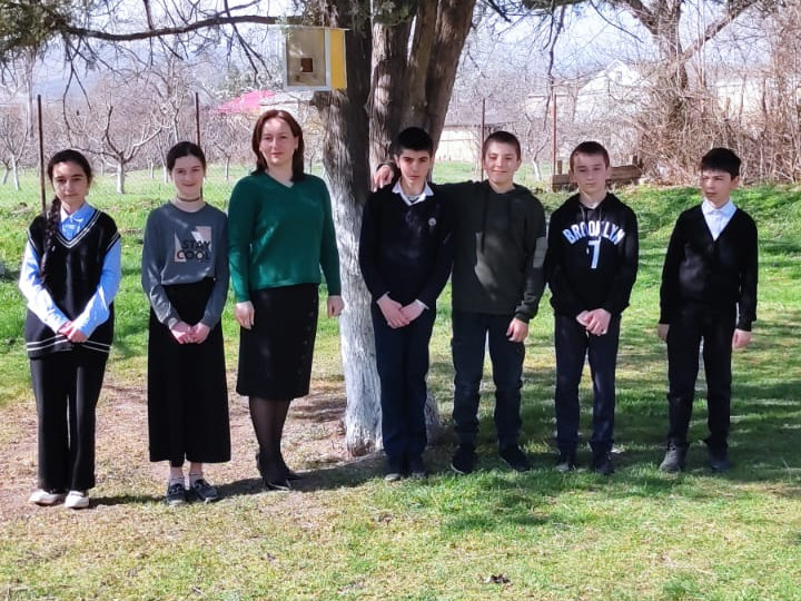 Ко Дню птиц учитель биологии провела с детьми экологическое мероприятие Ко Дню птиц учитель биологии провела с детьми экологическое мероприятие