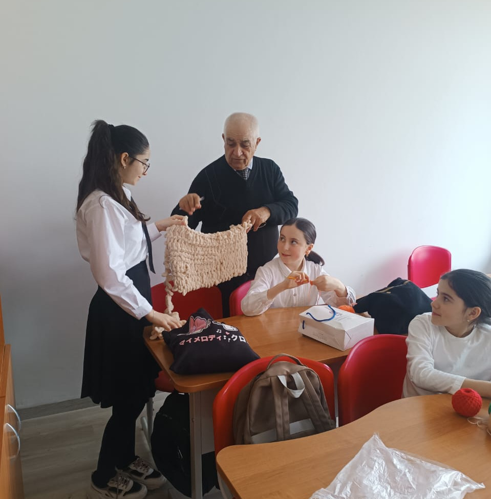 Кружковое объединение "Вязание спицами и крючком"