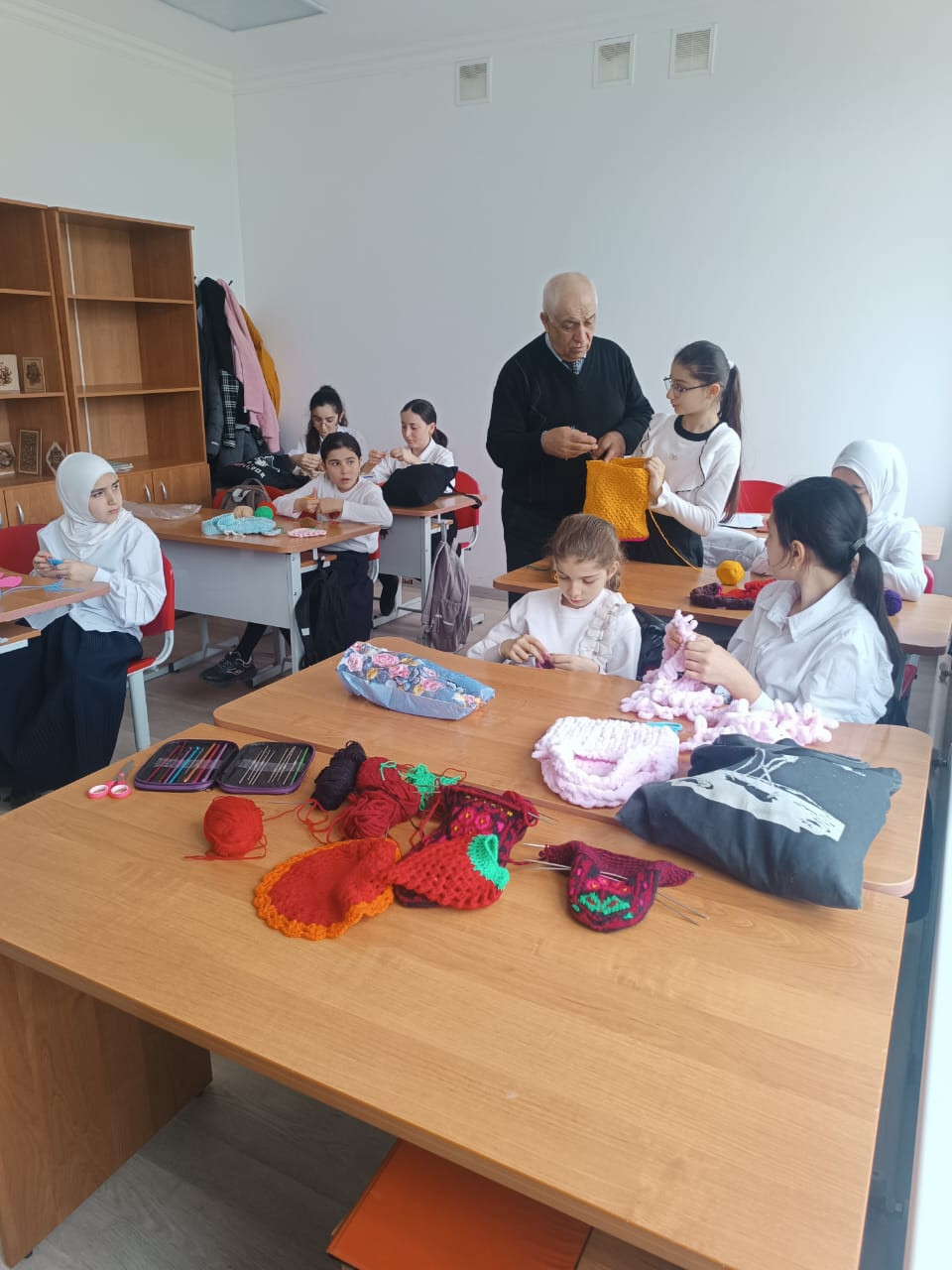 Кружковое объединение "Вязание спицами и крючком"