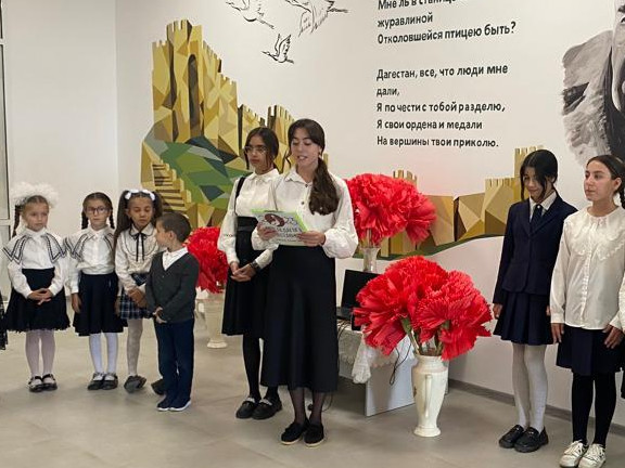 5 октября отмечают профессиональный праздник учителя во всех школах РФ. 5 октября отмечают профессиональный праздник учителя во всех школах РФ.