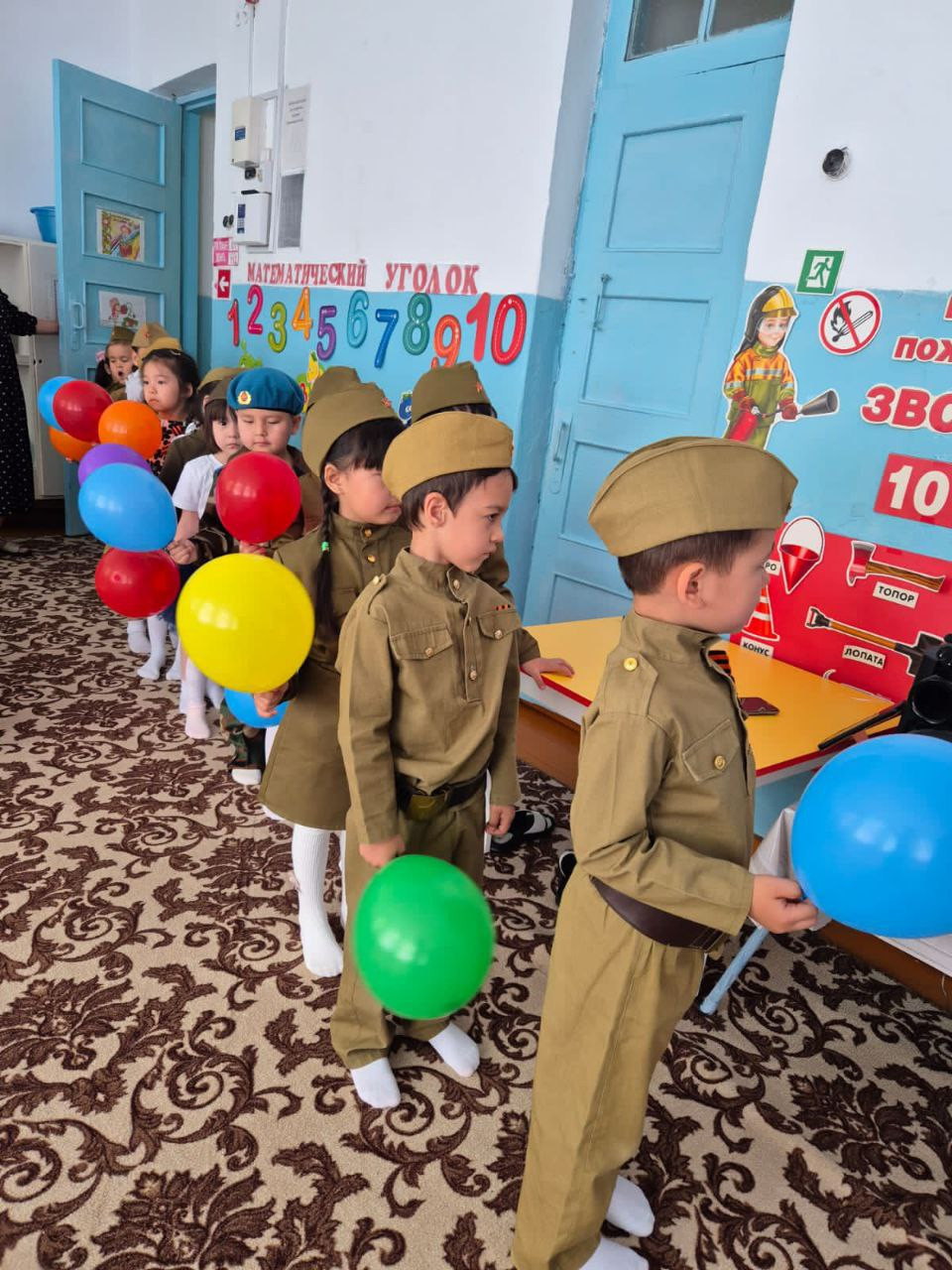 Утренник, посвященный Дню Победы "Помним, гордимся". Средняя группа "Улыбка". Воспитатель: Шоматова Н.Э.