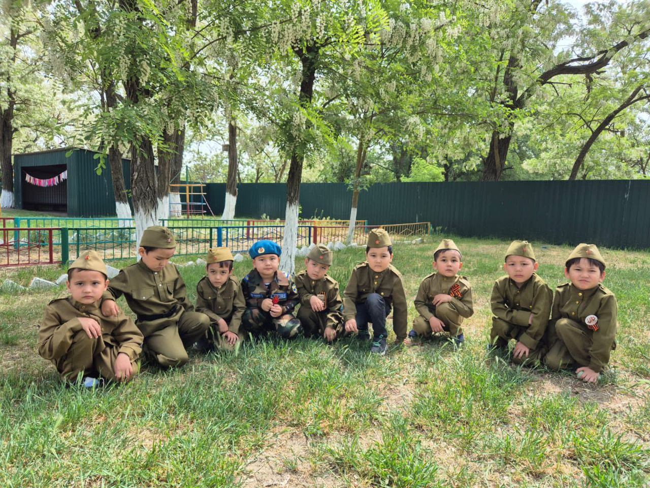 Утренник, посвященный Дню Победы "Помним, гордимся". Средняя группа "Улыбка". Воспитатель: Шоматова Н.Э.