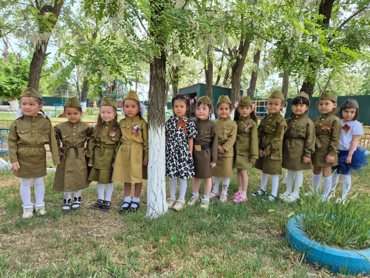 Утренник, посвященный Дню Победы "Помним, гордимся". Средняя группа "Улыбка". Воспитатель: Шоматова Н.Э.