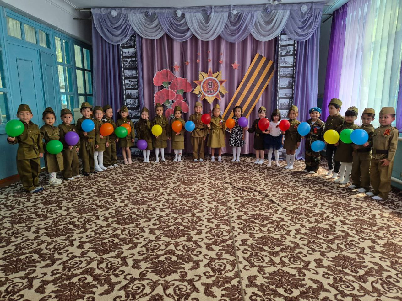 Утренник, посвященный Дню Победы "Помним, гордимся". Средняя группа "Улыбка". Воспитатель: Шоматова Н.Э.