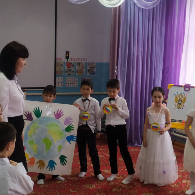 Старшая группа "Ягодка".Воспитатель:Алимулаева Д.А. Средняя группа"Улыбка".Воспитатель:Шоматова Н.Э.2 Младшая группа "Винни-Пух".Воспитатель: Алимулаева Д.А.