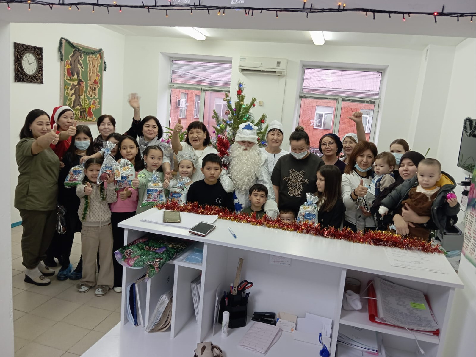 Традиционная новогодняя елка в детском отделении Центральной районной больницы.