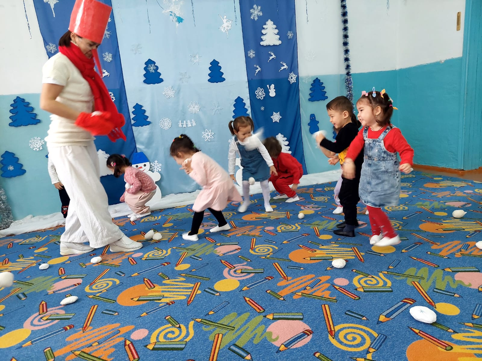 Развлечение во второй младшей группе ,,Почемучки". Зимние забавы.